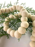 Load image into Gallery viewer, Natural White Garland